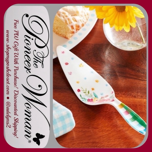 🌺 New Pioneer Woman Melamine 9" Floral Birthday Cake Server - Picture 1 of 8